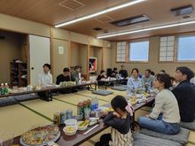 �\�������